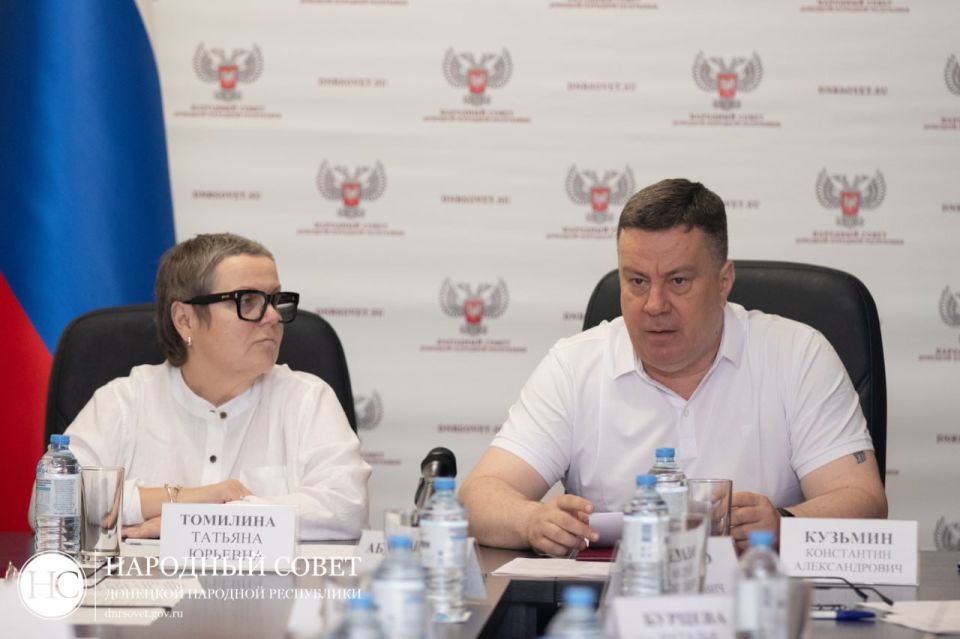 Константин Кузьмин: С коллегами из Херсонской областной Думы сразу же включились в совместную работу в рамках подписанного ранее соглашения Константин Кузьмин: С коллегами из Херсонской областной Думы сразу же включились в совместную работу в рамках подписанного ранее соглашения