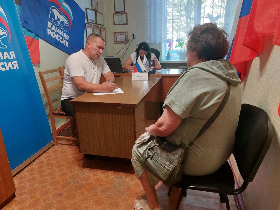 Сергей Желновач: 29 июля 2025г., заместитель главы администрации городского округа Дебальцево Валерий Бессараб, провёл личный прием граждан в местной общественной приёмной Дебальцевского местного отделения Партии "Единая... Сергей Желновач: 29 июля 2025г., заместитель главы администрации городского округа Дебальцево Валерий Бессараб, провёл личный прием граждан в местной общественной приёмной Дебальцевского местного отделения Партии "Единая...