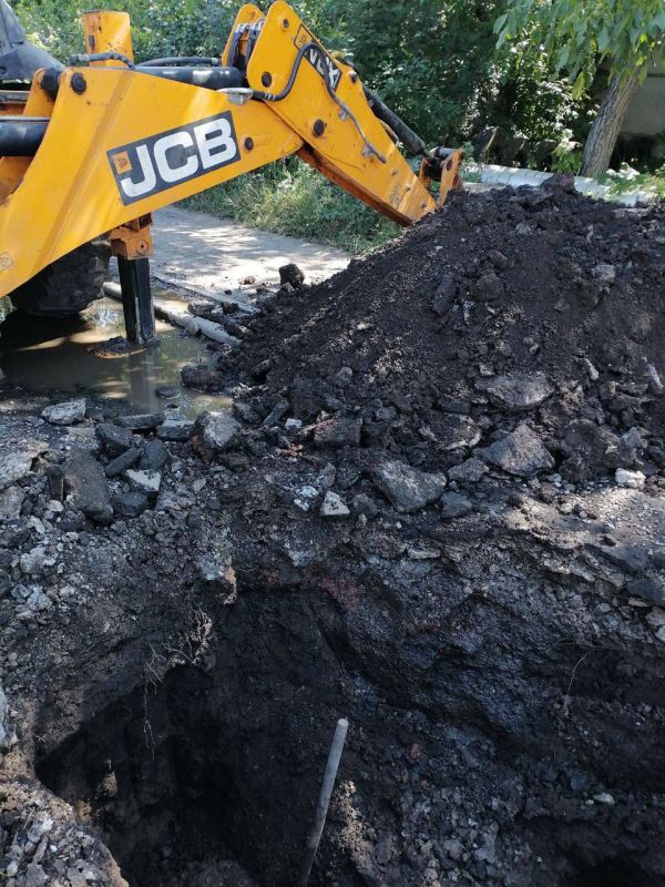 Виктория Жукова: По обращениям граждан Харцызска, ГП Вода Донбасса устранила утечку по ул Вокзальная,79(установка хомута 76 мм) Виктория Жукова: По обращениям граждан Харцызска, ГП Вода Донбасса устранила утечку по ул Вокзальная,79(установка хомута 76 мм)