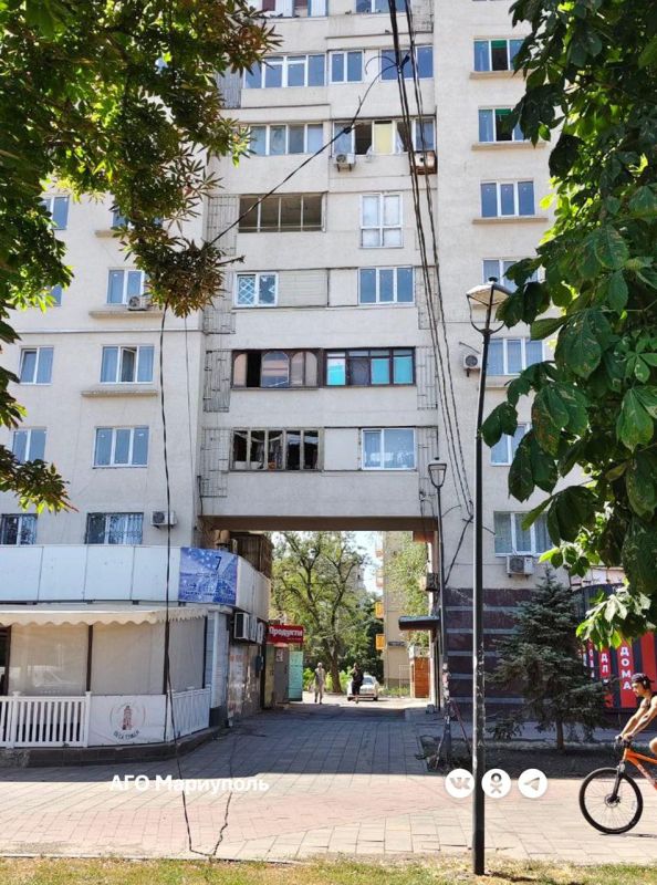 «Мариупольгорсвет» освободил три улицы от более десятка старых электроопор «Мариупольгорсвет» освободил три улицы от более десятка старых электроопор