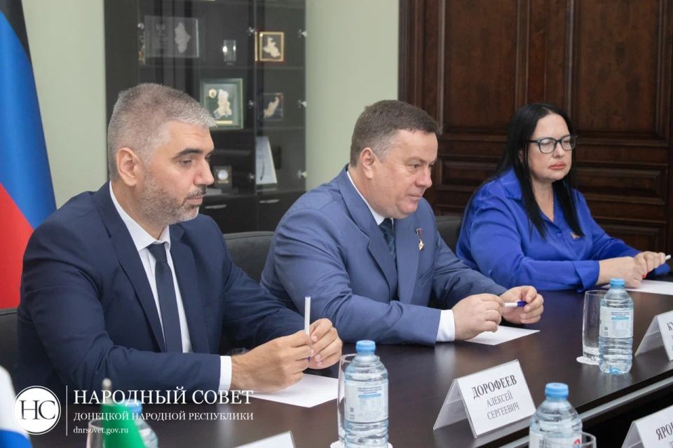 Константин Кузьмин: Донецкую Народную Республику посетили делегации парламентов наших братских регионов - Херсонской и Запорожской областей! Константин Кузьмин: Донецкую Народную Республику посетили делегации парламентов наших братских регионов - Херсонской и Запорожской областей!