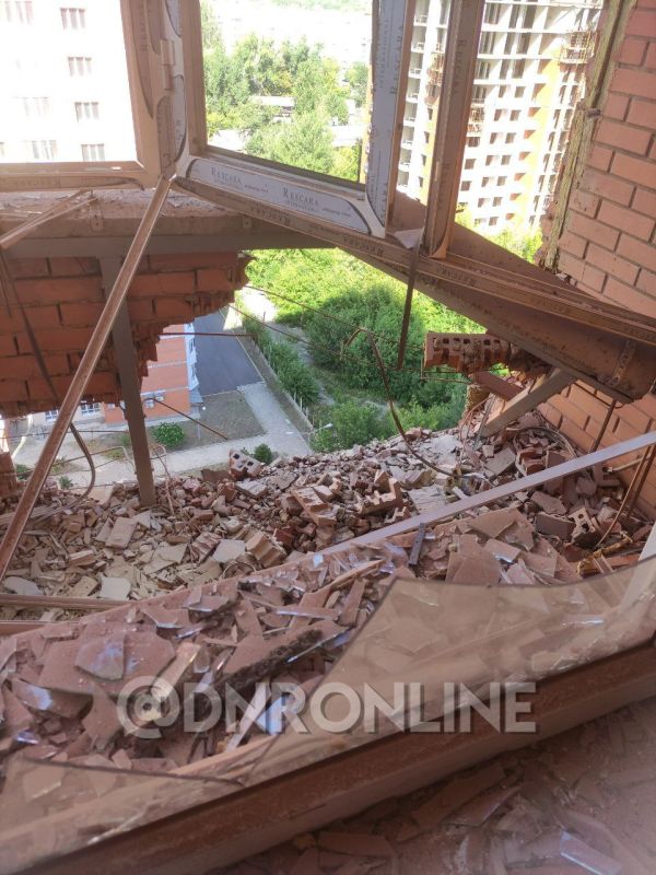 Последствия ночной БПЛА-атаки противника в Киевском районе Донецка Последствия ночной БПЛА-атаки противника в Киевском районе Донецка