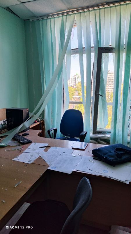 Вражеские беспилотники повредили офис "Республиканского медиахолдинга" Вражеские беспилотники повредили офис "Республиканского медиахолдинга"