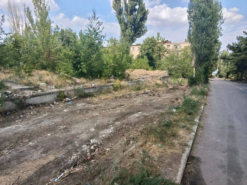 Денис Зубов: В городском округе Иловайск по инициативе и содействии администрации ГУП ДНР "Донснабкомплект" произвел подрядные работы по уборке несанкционированной стихийной свалки по адресу: ул. Шевченко, 145 (общежитие) Денис Зубов: В городском округе Иловайск по инициативе и содействии администрации ГУП ДНР "Донснабкомплект" произвел подрядные работы по уборке несанкционированной стихийной свалки по адресу: ул. Шевченко, 145 (общежитие)