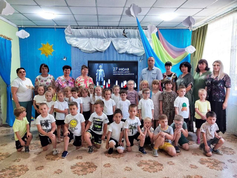 Память о детях: Акция «Ангелы Донбасса» в Торезе Память о детях: Акция «Ангелы Донбасса» в Торезе