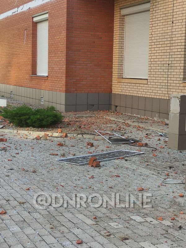 Последствия ночной БПЛА-атаки противника в Киевском районе Донецка Последствия ночной БПЛА-атаки противника в Киевском районе Донецка
