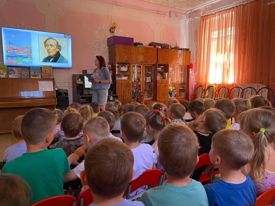Александр Шатов: Сахалинская область провела для юных шахтерцев онлайн-мероприятие по сказкам Андерсена Александр Шатов: Сахалинская область провела для юных шахтерцев онлайн-мероприятие по сказкам Андерсена