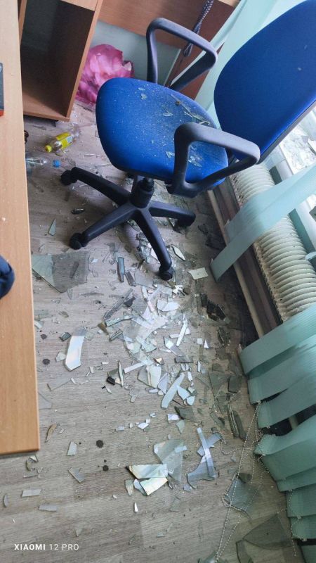 В результате ночной атаки БПЛА на Донецк повреждено здание Республиканского медиа холдинга напротив администрации города В результате ночной атаки БПЛА на Донецк повреждено здание Республиканского медиа холдинга напротив администрации города
