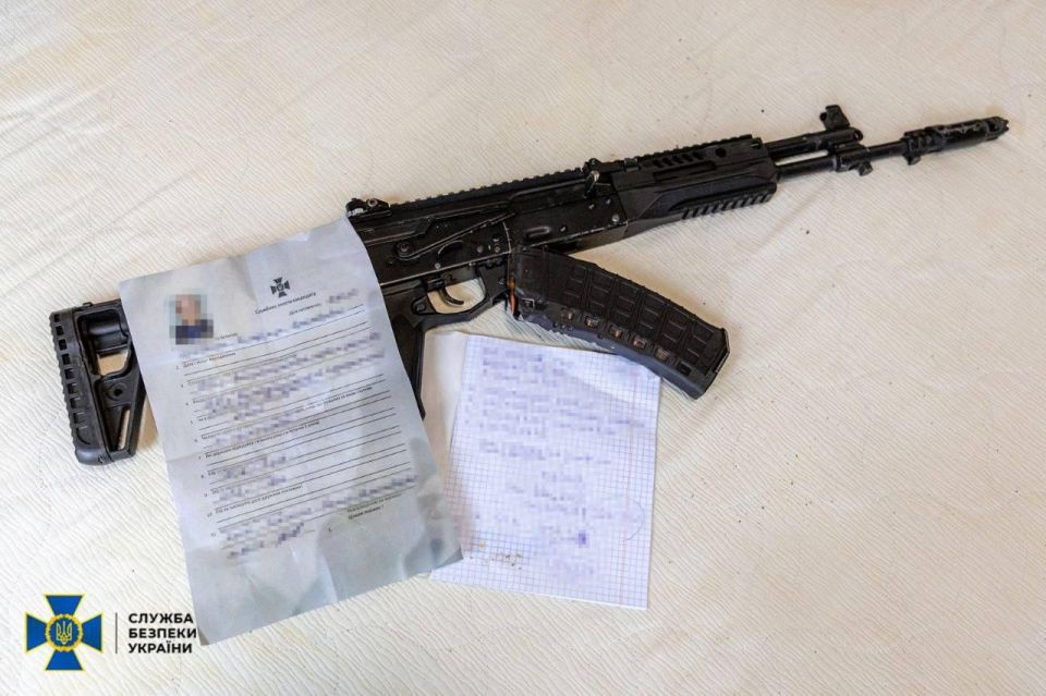 Цирк от СБУ: «Агент ФСБ», переодетый в СБУ, пытался убить командира «Волков Да Винчи» Цирк от СБУ: «Агент ФСБ», переодетый в СБУ, пытался убить командира «Волков Да Винчи»