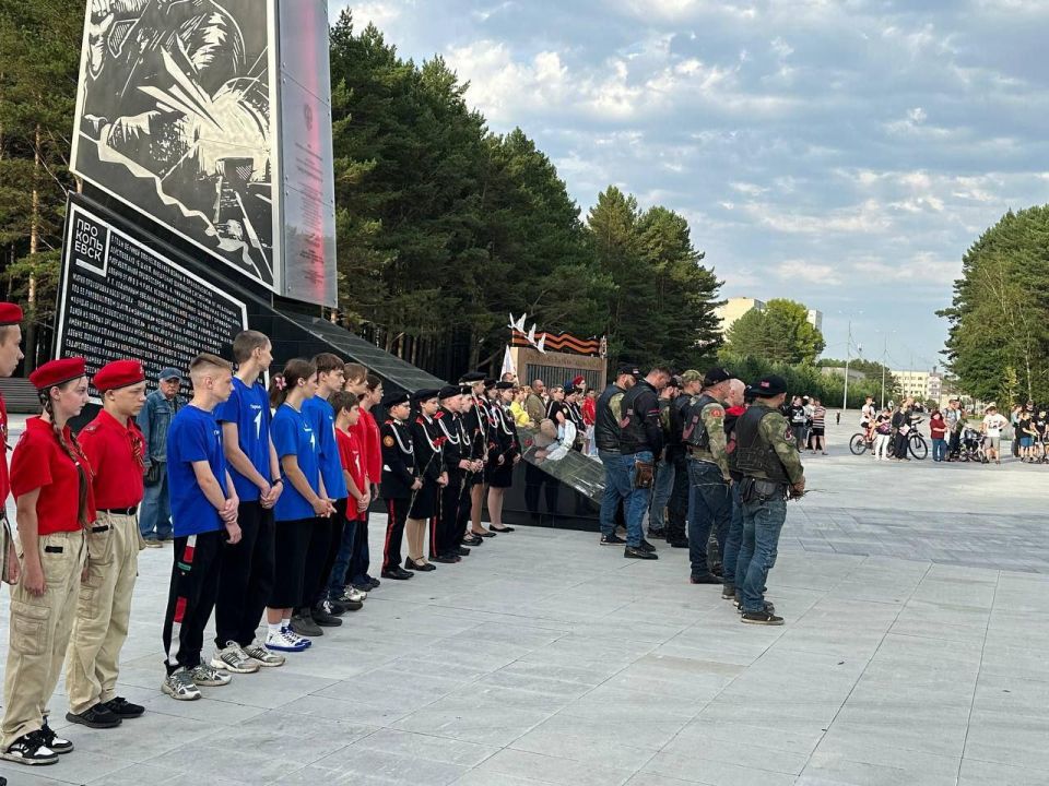 Кузбасские байкеры повезли гуманитарную помощь в Горловку Кузбасские байкеры повезли гуманитарную помощь в Горловку
