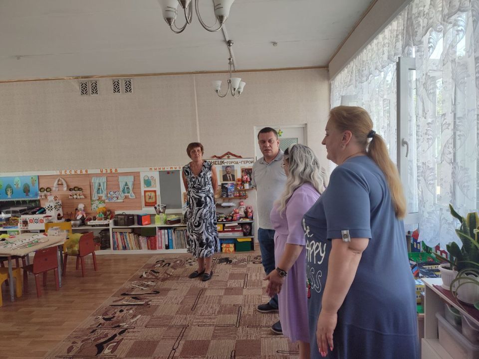 Ольга Колударова: Встретился с педагогическим коллективом и родителями детского сада №352 в Кировском районе Донецка Ольга Колударова: Встретился с педагогическим коллективом и родителями детского сада №352 в Кировском районе Донецка