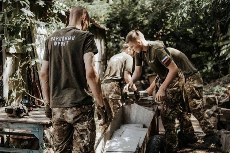 «Получил впечатления, которые останутся на всю жизнь»: Молодежка ОНФ из Удмуртии, Твери и Тамбова завершила гуммиссию в ДНР «Получил впечатления, которые останутся на всю жизнь»: Молодежка ОНФ из Удмуртии, Твери и Тамбова завершила гуммиссию в ДНР
