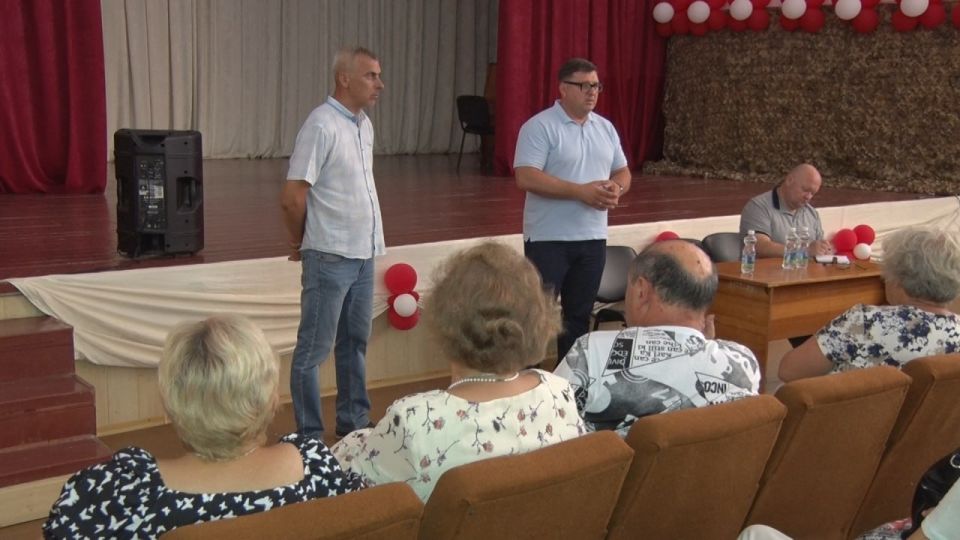 Василий Овчаров: Совместно с заместителем председателя Новоазовского муниципального совета Алексеем Сухаревским и начальником местного территориального отдела Михаилом Горбом провели встречу с жителями Лебединского теротдела Василий Овчаров: Совместно с заместителем председателя Новоазовского муниципального совета Алексеем Сухаревским и начальником местного территориального отдела Михаилом Горбом провели встречу с жителями Лебединского теротдела