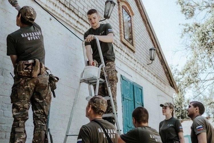 «Получил впечатления, которые останутся на всю жизнь»: Молодежка ОНФ из Удмуртии, Твери и Тамбова завершила гуммиссию в ДНР «Получил впечатления, которые останутся на всю жизнь»: Молодежка ОНФ из Удмуртии, Твери и Тамбова завершила гуммиссию в ДНР