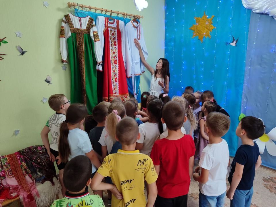 Выставка "Музея русской культуры" в Торезе: Погружение в традиции Выставка "Музея русской культуры" в Торезе: Погружение в традиции