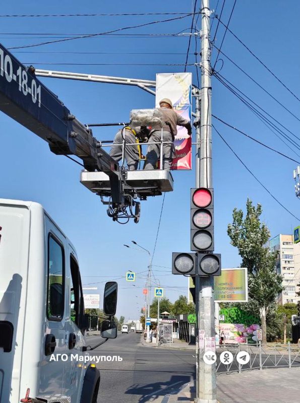 «Мариупольгорсвет» выполнил демонтаж вышедших из строя элементов электрооборудования «Мариупольгорсвет» выполнил демонтаж вышедших из строя элементов электрооборудования