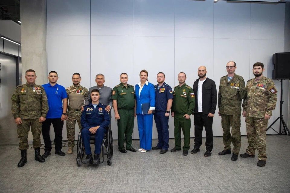 Герой ДНР Антон Корниенко встретился с Анной Цивилевой на чемпионате «Абилимпикс» Герой ДНР Антон Корниенко встретился с Анной Цивилевой на чемпионате «Абилимпикс»