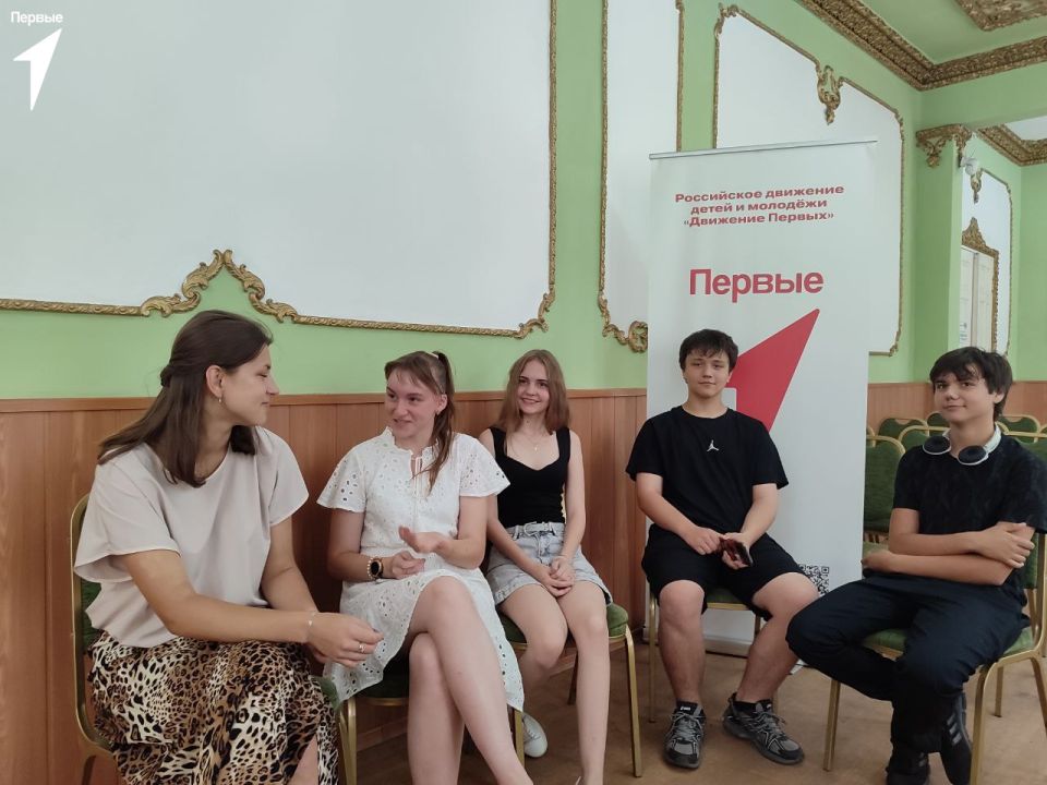 Сбор Первых. Активисты Движения Первых собрались вместе на музыкальную викторину Сбор Первых. Активисты Движения Первых собрались вместе на музыкальную викторину