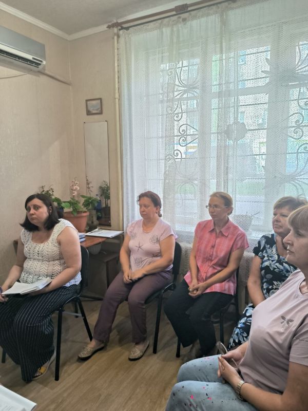 Встреча с трудовым коллективом Центра социального обслуживания населения Ворошиловского района города Донецка Встреча с трудовым коллективом Центра социального обслуживания населения Ворошиловского района города Донецка