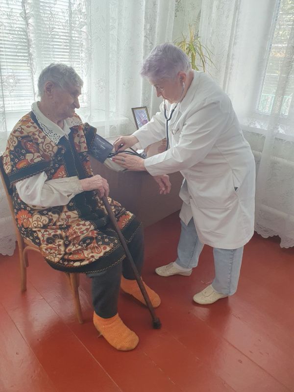 В акции #МедицинаСближает принимает участие семейная пара медиков из ГБУ ДНР «ГБ №1 г. Мариуполя», чья любовь и верность профессии неподвластна времени В акции #МедицинаСближает принимает участие семейная пара медиков из ГБУ ДНР «ГБ №1 г. Мариуполя», чья любовь и верность профессии неподвластна времени