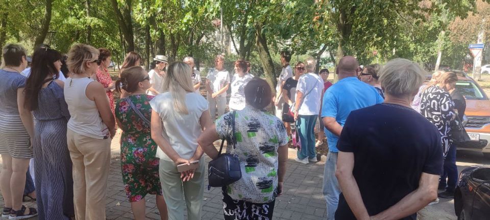 Василий Ткачук: Сегодня, 30 июля, по поручению Главы ДНР Дениса Пушилина, Руководитель Управы Калининского внутригородского района Администрации городского округа Донецк Елена Синецкая провела встречу с жителями района на... Василий Ткачук: Сегодня, 30 июля, по поручению Главы ДНР Дениса Пушилина, Руководитель Управы Калининского внутригородского района Администрации городского округа Донецк Елена Синецкая провела встречу с жителями района на...