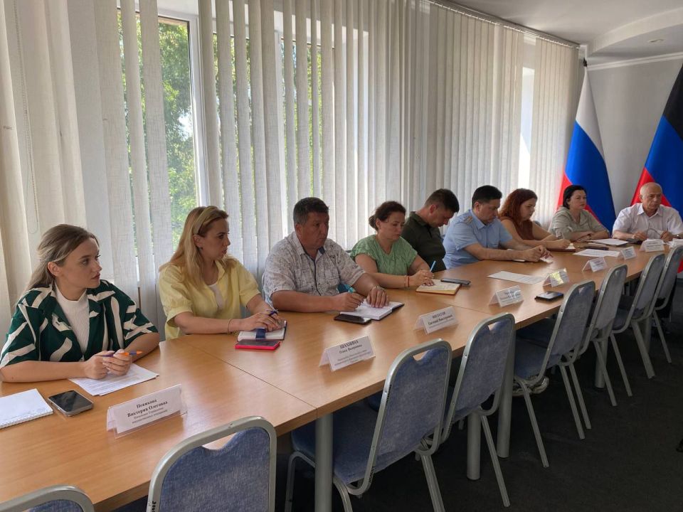 Виктория Жукова: Провела еженедельное аппаратное совещание с руководителями ведомств, а также представителями силовых структур Виктория Жукова: Провела еженедельное аппаратное совещание с руководителями ведомств, а также представителями силовых структур