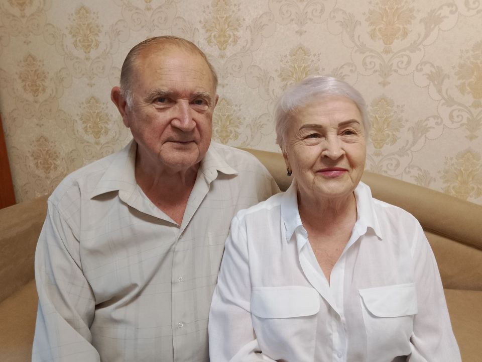 В акции #МедицинаСближает принимает участие семейная пара медиков из ГБУ ДНР «ГБ №1 г. Мариуполя», чья любовь и верность профессии неподвластна времени В акции #МедицинаСближает принимает участие семейная пара медиков из ГБУ ДНР «ГБ №1 г. Мариуполя», чья любовь и верность профессии неподвластна времени