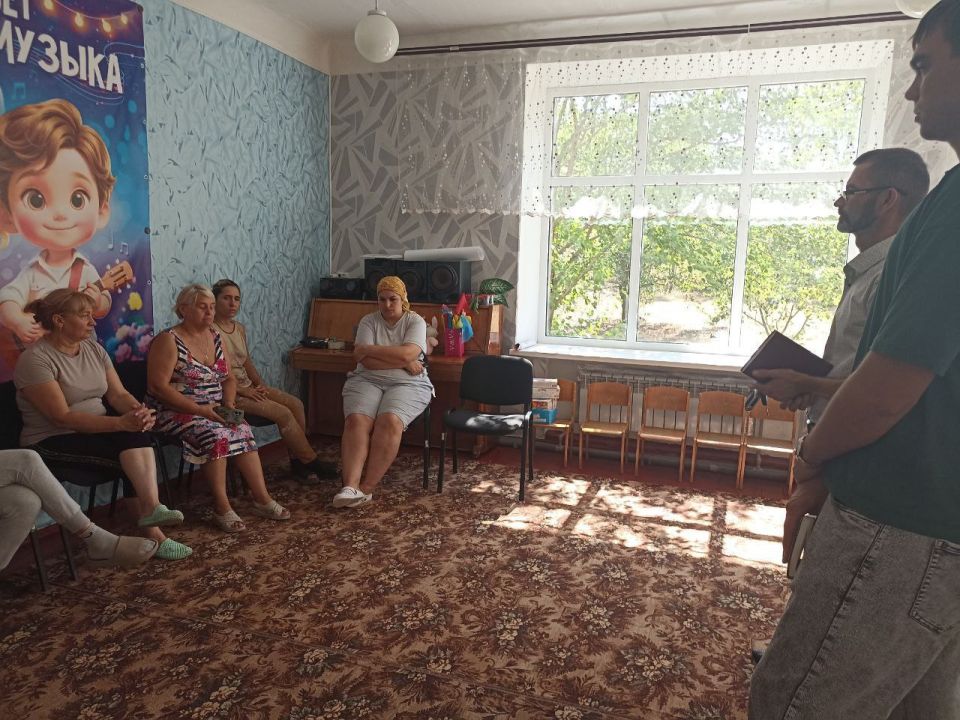30 июля, Заведующий Осыковским территориальным сектором Дмитренко Евгений провел встречу с коллективом ГКДОУ «Осыковский детский сад «Колосок» 30 июля, Заведующий Осыковским территориальным сектором Дмитренко Евгений провел встречу с коллективом ГКДОУ «Осыковский детский сад «Колосок»