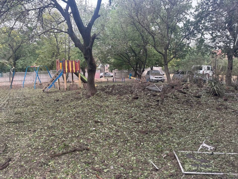 Двое детей ранены после обстрела ВСУ детской площадки в Васильевке Двое детей ранены после обстрела ВСУ детской площадки в Васильевке