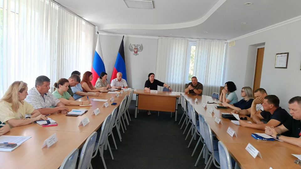 Виктория Жукова: Провела еженедельное аппаратное совещание с руководителями ведомств, а также представителями силовых структур Виктория Жукова: Провела еженедельное аппаратное совещание с руководителями ведомств, а также представителями силовых структур