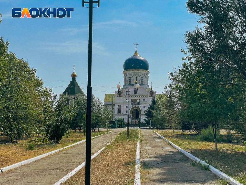 Разруха, уныние и жизнь вопреки: как сейчас выглядит прифронтовая Каменка-Днепровская в объективе «Блокнота» Разруха, уныние и жизнь вопреки: как сейчас выглядит прифронтовая Каменка-Днепровская в объективе «Блокнота»