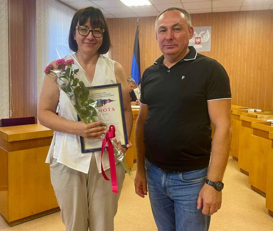 Сегодня руководитель Управы Буденновского внутригородского района Администрации городского округа Донецк Михаил Меренков провел аппаратное совещание с участием депутата Народного совета Донецкой Народной Республики Юрия... Сегодня руководитель Управы Буденновского внутригородского района Администрации городского округа Донецк Михаил Меренков провел аппаратное совещание с участием депутата Народного совета Донецкой Народной Республики Юрия...