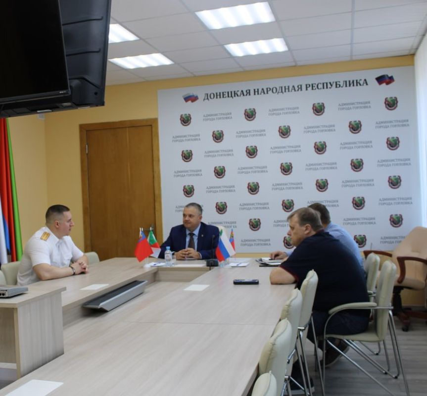 Иван Приходько: Состоялась рабочая встреча руководства администрации городского округа Горловка с руководством Следственного отдела по городу Горловка Иван Приходько: Состоялась рабочая встреча руководства администрации городского округа Горловка с руководством Следственного отдела по городу Горловка