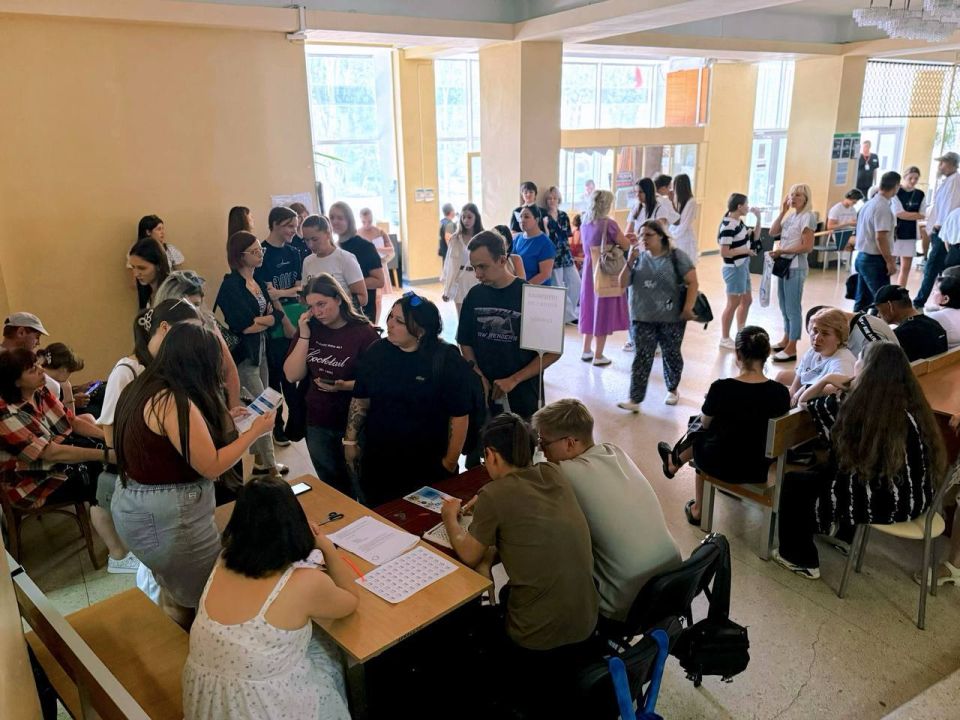 В Донецком государственном университете продолжается приемная кампания В Донецком государственном университете продолжается приемная кампания