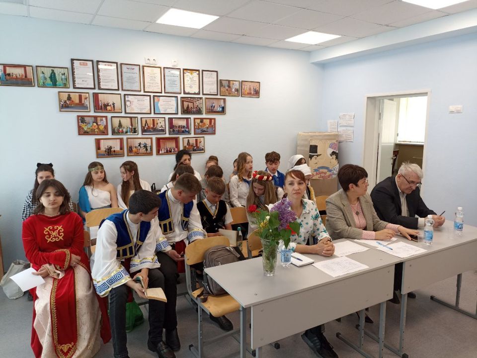 Сегодня в рамках вечерних посиделок "Ахшам Хаир" со знатоками греческой культуры Каменский СДК, хотим рассказать про встречу в которой приняли участие Сегодня в рамках вечерних посиделок "Ахшам Хаир" со знатоками греческой культуры Каменский СДК, хотим рассказать про встречу в которой приняли участие