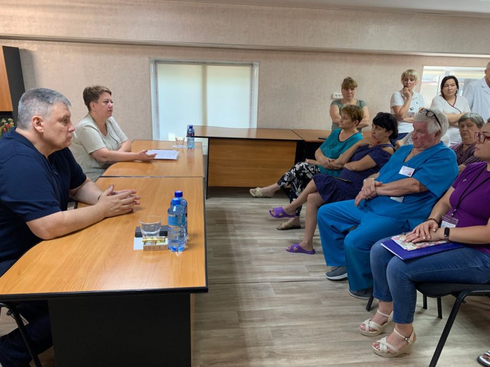 Встреча с коллективом Донецкого республиканского протезно-ортопедического центра: диалог о насущном Встреча с коллективом Донецкого республиканского протезно-ортопедического центра: диалог о насущном