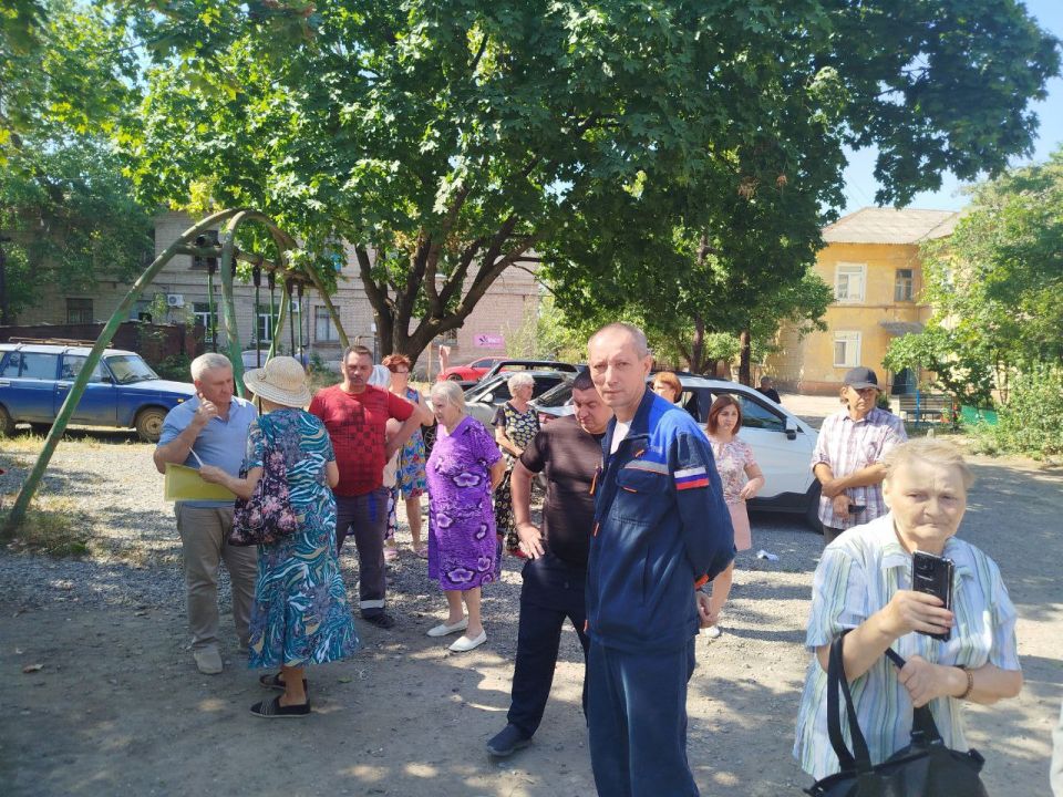 Николай Михайлов: 30 июля провел встречу с жителями улицы Комсомольская поселка Новый Свет Николай Михайлов: 30 июля провел встречу с жителями улицы Комсомольская поселка Новый Свет