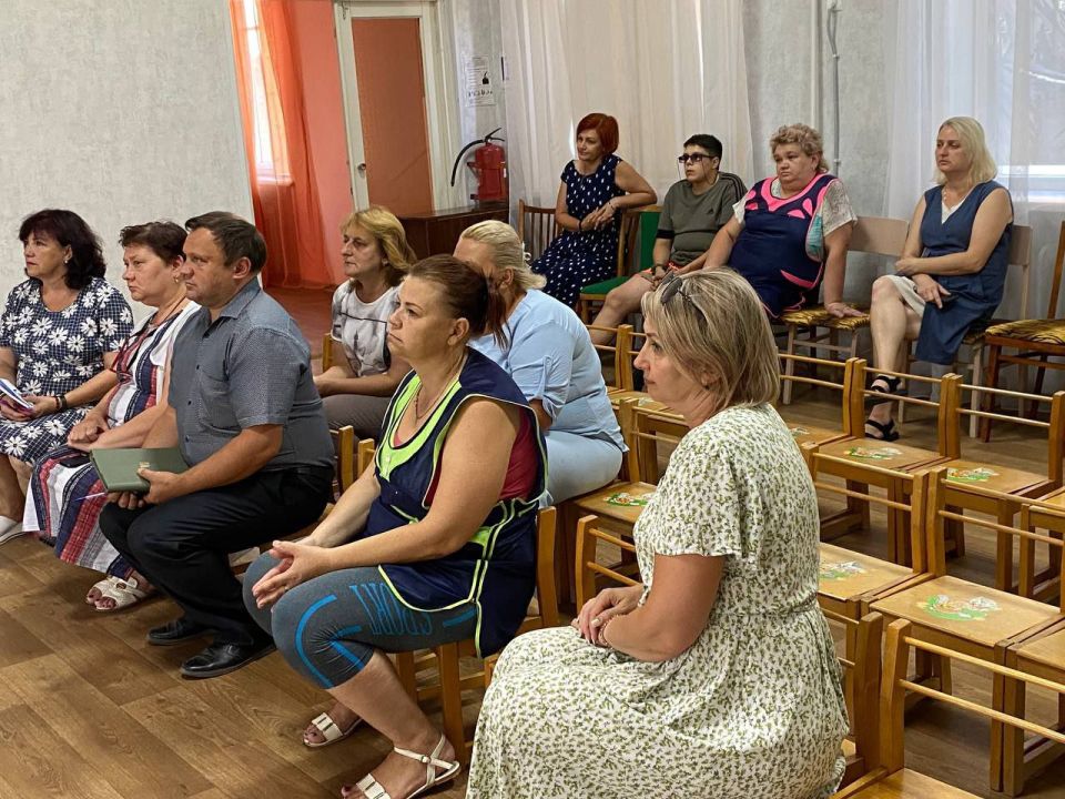 Виктория Жукова: Провела встречу с трудовым коллективом ГКДОУ «ДЕТСКИЙ САД №10 г.о. Харцызск» ДНР Виктория Жукова: Провела встречу с трудовым коллективом ГКДОУ «ДЕТСКИЙ САД №10 г.о. Харцызск» ДНР