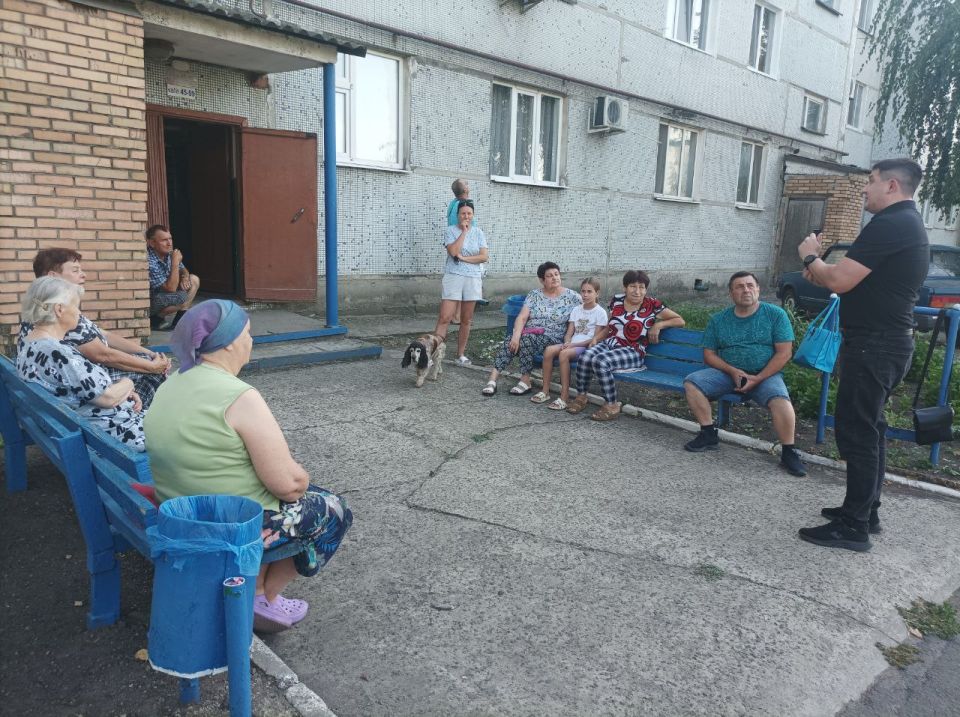 Встреча члена Общественного совета с жителями Тельманово Встреча члена Общественного совета с жителями Тельманово