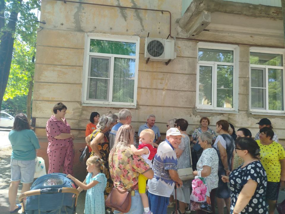 30 июля Глава муниципального образования Старобешевский муниципальный округа Николай Михайлов провел встречу с жителями улицы Ленина поселка Новый Свет 30 июля Глава муниципального образования Старобешевский муниципальный округа Николай Михайлов провел встречу с жителями улицы Ленина поселка Новый Свет