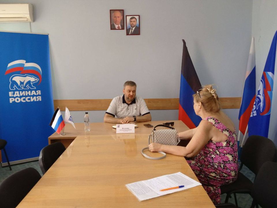 Сегодня депутат Народного Совета Евгений Владимирович Железняк провел личный прием граждан, в ходе которого были рассмотрены конкретные обращения жителей Сегодня депутат Народного Совета Евгений Владимирович Железняк провел личный прием граждан, в ходе которого были рассмотрены конкретные обращения жителей