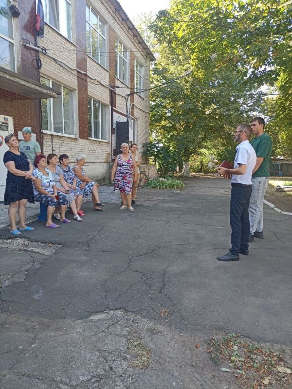 30 июля, Заведующий Осыковским территориальным сектором Дмитренко Евгений провел встречу с жителями села Осыково 30 июля, Заведующий Осыковским территориальным сектором Дмитренко Евгений провел встречу с жителями села Осыково