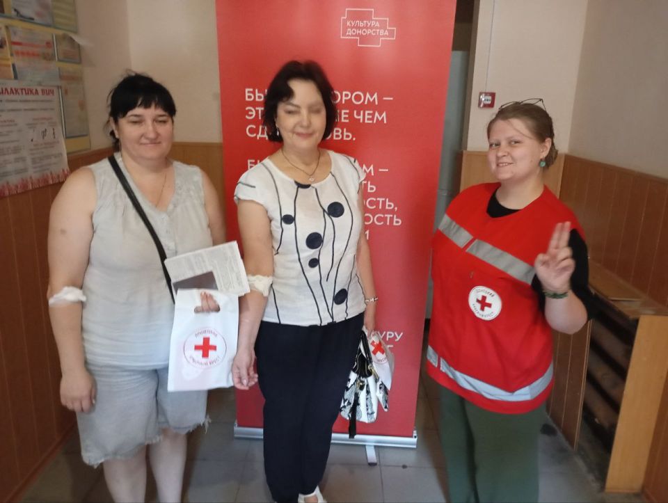 В преддверии профессионального праздника железнодорожники Дебальцевского узла приняли участие в традиционной акции по безвозмездной сдаче крови В преддверии профессионального праздника железнодорожники Дебальцевского узла приняли участие в традиционной акции по безвозмездной сдаче крови