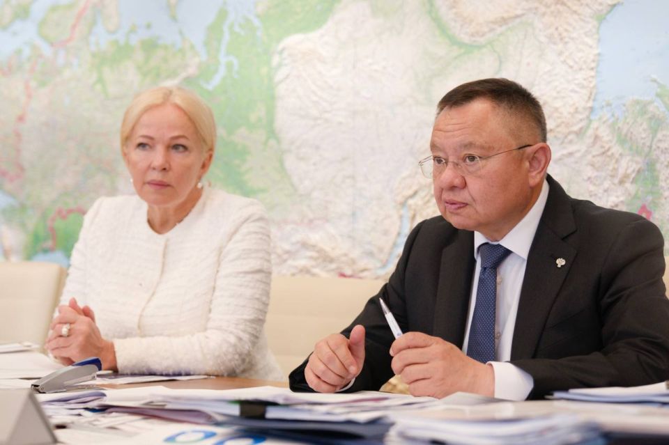 Глава Минстроя России Ирек Файзуллин провел совещание по мерам поддержки в новых регионах Глава Минстроя России Ирек Файзуллин провел совещание по мерам поддержки в новых регионах