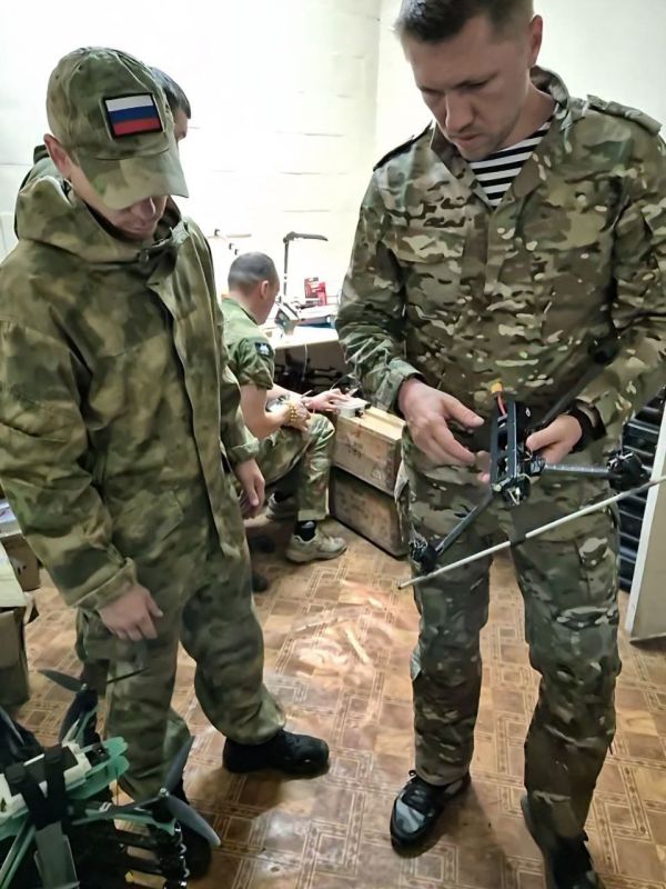 Заместитель полпреда ДФО, участник СВО Денис Андреев встретился с добровольцами-дальневосточниками в зоне проведения специальной военной операции Заместитель полпреда ДФО, участник СВО Денис Андреев встретился с добровольцами-дальневосточниками в зоне проведения специальной военной операции