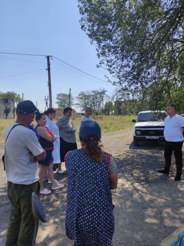 Во исполнение поручения Главы Донецкой Народной Республики Дениса Владимировича Пушилина о ведении постоянного диалога с людьми, сегодня, 31.07.2025, Валерий Бессараб провел встречу с жителями пгт.Луганское Во исполнение поручения Главы Донецкой Народной Республики Дениса Владимировича Пушилина о ведении постоянного диалога с людьми, сегодня, 31.07.2025, Валерий Бессараб провел встречу с жителями пгт.Луганское