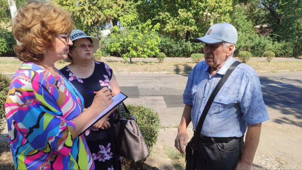 По поручению Главы ДНР Дениса Пушилина 31.07.2025 по адресу: г. Донецк, ул. Прокатчиков, д. 11 состоялась встреча с жителями, на которой присутствовала лидер общественного мнения Елена Просвирина По поручению Главы ДНР Дениса Пушилина 31.07.2025 по адресу: г. Донецк, ул. Прокатчиков, д. 11 состоялась встреча с жителями, на которой присутствовала лидер общественного мнения Елена Просвирина