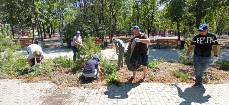 Василий Ткачук: Сегодня, 31 июля, в рамках партийных проектов "Чистая страна", "Школа ЖКХ" Всероссийской политической партии «Единая Россия» и мероприятий, направленных на предотвращение актов вандализма (в том числе на... Василий Ткачук: Сегодня, 31 июля, в рамках партийных проектов "Чистая страна", "Школа ЖКХ" Всероссийской политической партии «Единая Россия» и мероприятий, направленных на предотвращение актов вандализма (в том числе на...