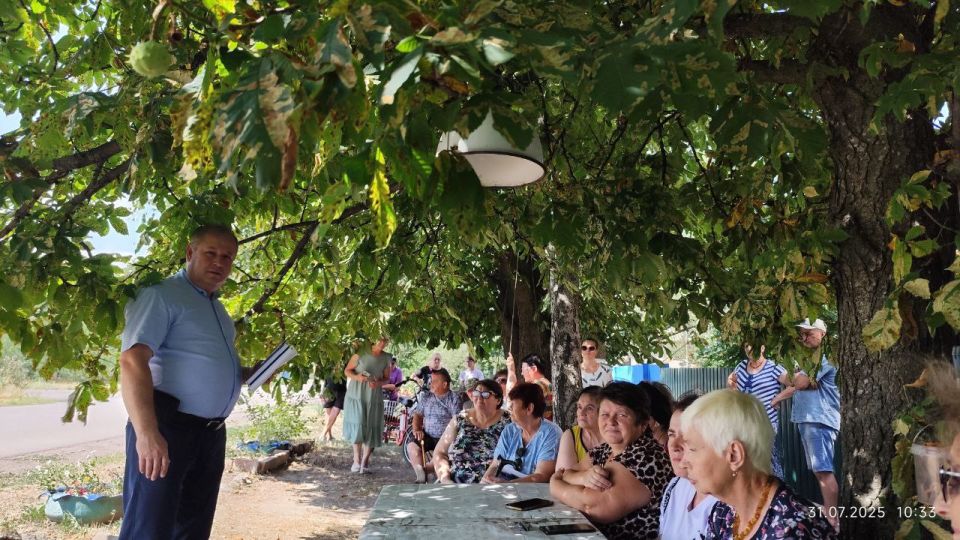Депутат Тельмановского муниципального совета Владимир Ермак провел встречу с жителями села Шевченко Депутат Тельмановского муниципального совета Владимир Ермак провел встречу с жителями села Шевченко