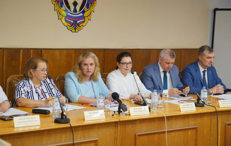 Дарья Морозова: 30 июля представители аппарата Уполномоченного по правам человека в Донецкой Народной Республике приняли участие в заседании Совета Консорциума образовательных организаций высшего образования приграничных и... Дарья Морозова: 30 июля представители аппарата Уполномоченного по правам человека в Донецкой Народной Республике приняли участие в заседании Совета Консорциума образовательных организаций высшего образования приграничных и...